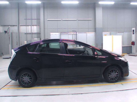 2011 Toyota Prius ZVW30[2]