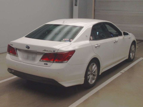 2013 Toyota Crown Hybrid AWS210[1]