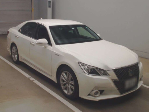 2013 Toyota Crown Hybrid AWS210[2]