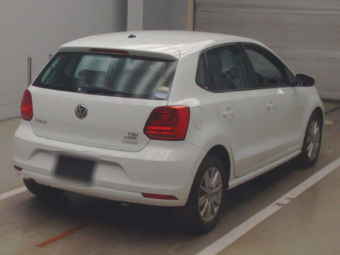 2015 Volkswagen Polo 6RCJZ[1]