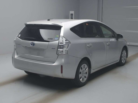 2012 Toyota Prius alpha ZVW41W[1]