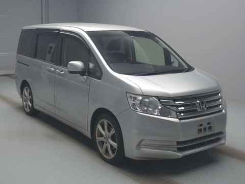 2012 Honda Step WGN RK1[2]