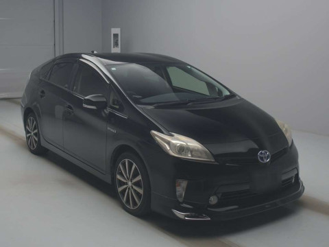 2013 Toyota Prius ZVW30[2]