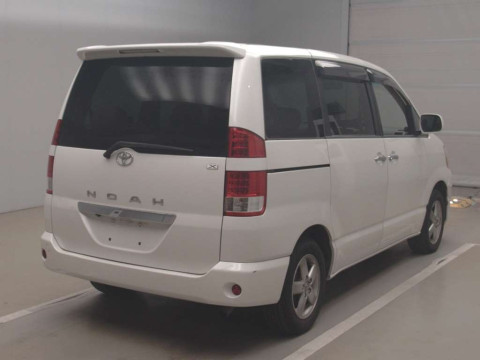 2007 Toyota Noah AZR60G[1]