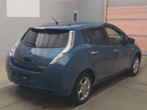 2016 Nissan Leaf AZE0[1]