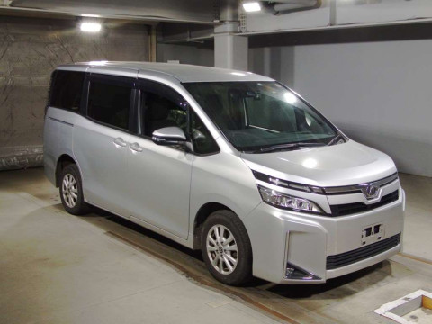 2019 Toyota Voxy ZRR85G[2]