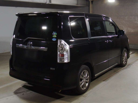 2012 Toyota Voxy ZRR70W[1]