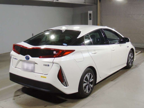 2019 Toyota Prius PHV ZVW52[1]