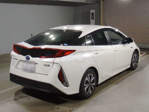 2019 Toyota Prius PHV ZVW52[1]