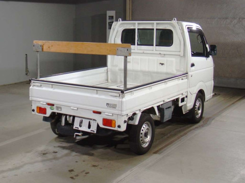 2015 Suzuki Carry Truck DA16T[1]