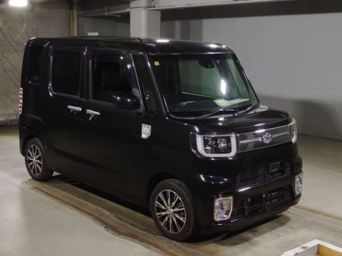 2016 Toyota Pixis Mega LA700A[2]