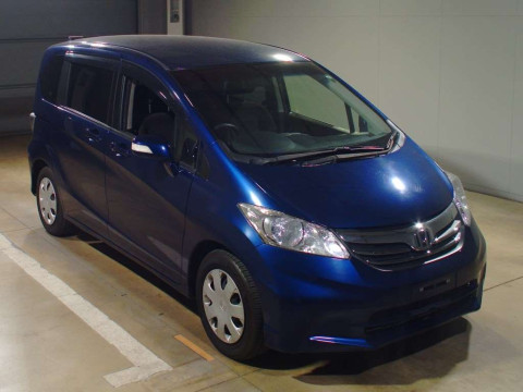 2012 Honda Freed GB3[2]