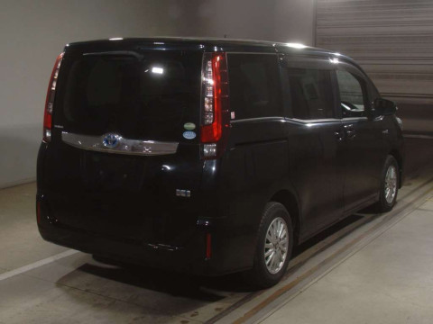 2015 Toyota Noah ZWR80G[1]