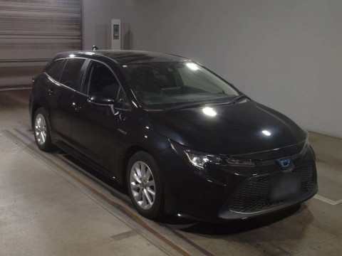 2020 Toyota Corolla Touring Wagon ZWE211W[2]