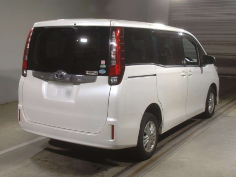 2015 Toyota Noah ZRR85G[1]