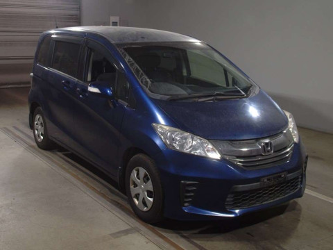 2015 Honda Freed GB3[2]