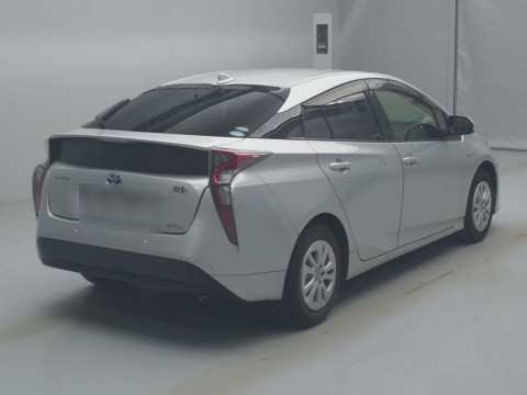 2017 Toyota Prius ZVW55[1]