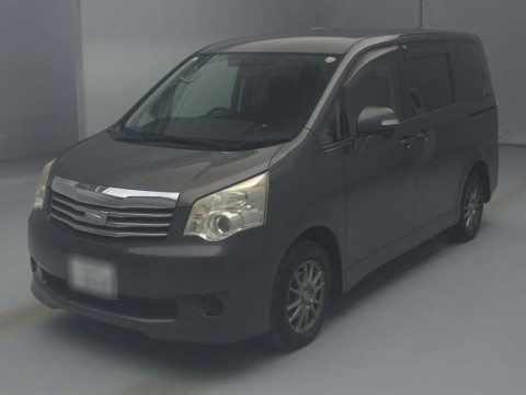 2010 Toyota Noah ZRR70G[0]