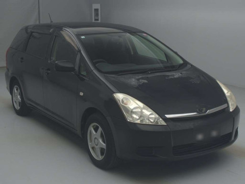 2004 Toyota Wish ZNE10G[2]