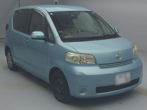 2009 Toyota Porte NNP15[2]