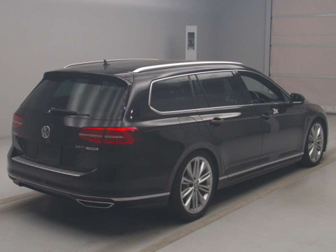 2017 Volkswagen Passat Variant 3CCHH[1]