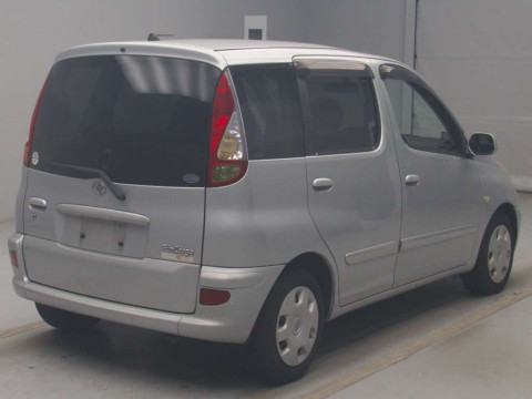 2003 Toyota Fun Cargo NCP20[1]