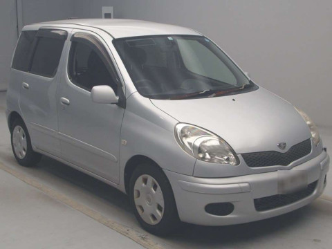 2003 Toyota Fun Cargo NCP20[2]