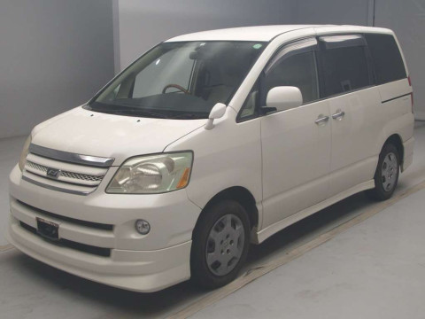 2006 Toyota Noah AZR60G[0]