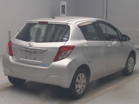 2011 Toyota Vitz KSP130[1]