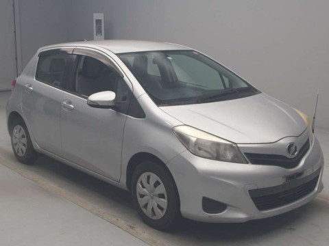 2011 Toyota Vitz KSP130[2]