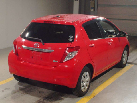 2011 Toyota Vitz NSP130[1]