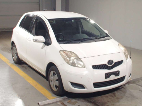 2008 Toyota Vitz SCP90[2]