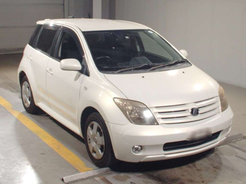 2005 Toyota IST NCP60[2]