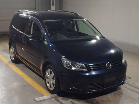 2012 Volkswagen Golf Touran 1TCAV[2]