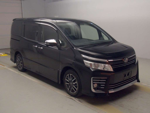 2015 Toyota Voxy ZRR80W[2]