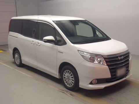 2017 Toyota Noah ZWR80G[2]