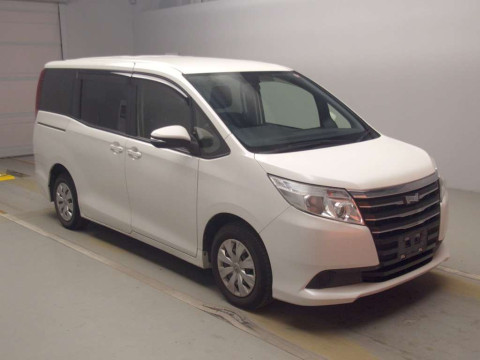 2014 Toyota Noah ZRR80G[2]