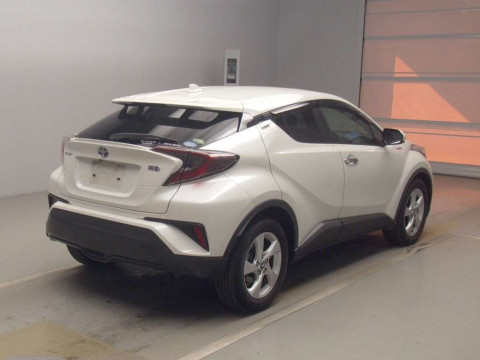 2017 Toyota C-HR ZYX10[1]