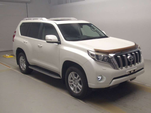 2016 Toyota Land Cruiser Prado GDJ151W[2]