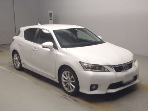 2011 Lexus CT ZWA10[2]