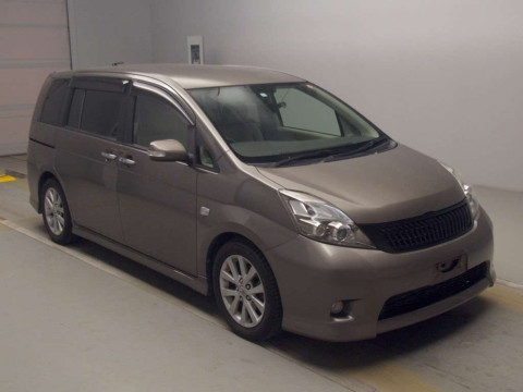 2009 Toyota Isis ZGM11W[2]