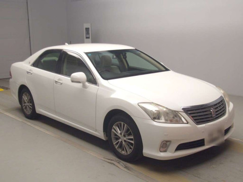 2010 Toyota Crown GRS200[2]