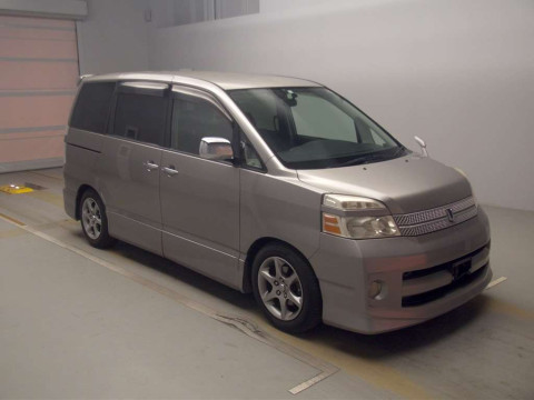 2007 Toyota Voxy AZR60G[2]