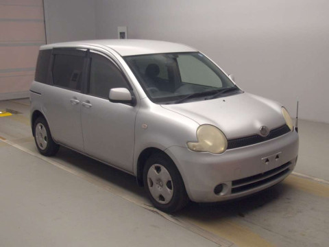 2003 Toyota Sienta NCP81G[2]