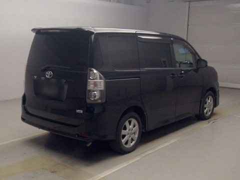 2008 Toyota Voxy ZRR70W[1]