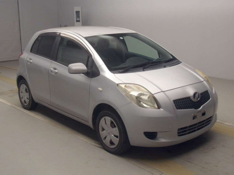 2005 Toyota Vitz SCP90[2]