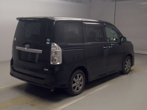 2009 Toyota Voxy ZRR70W[1]