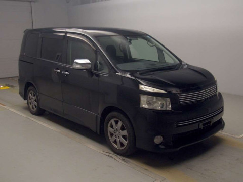 2009 Toyota Voxy ZRR70W[2]