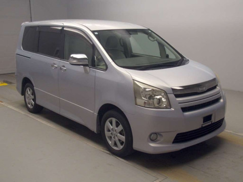 2008 Toyota Noah ZRR75W[2]