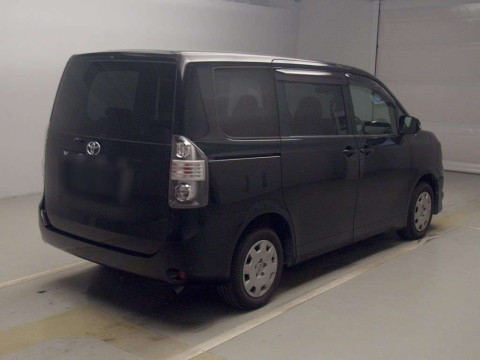 2009 Toyota Voxy ZRR70G[1]